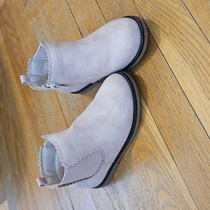 NWOT girls booties